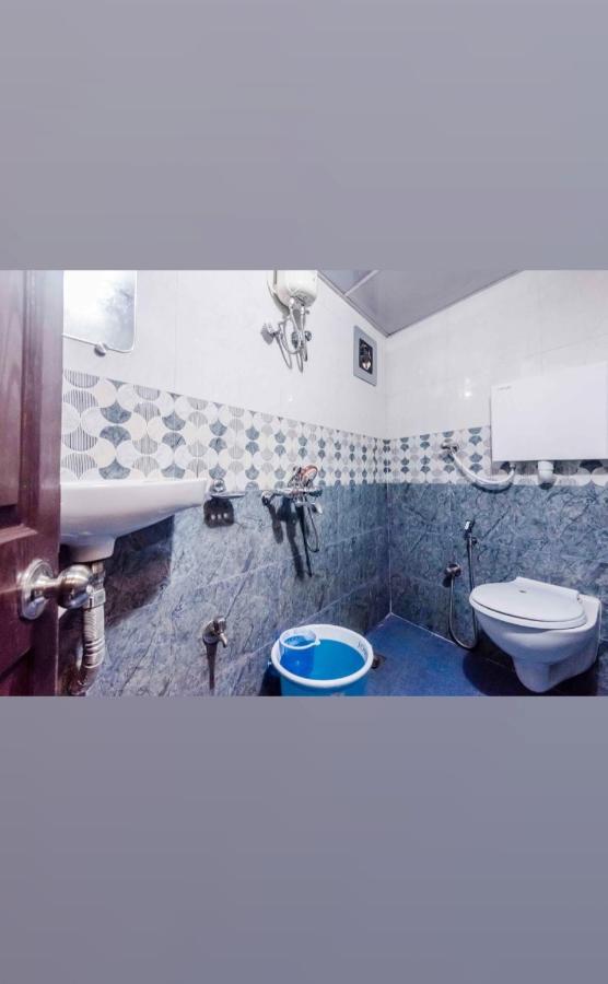 Awesome Dormitory Male Only Мумбаї Екстер'єр фото