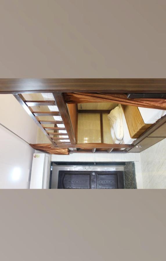 Awesome Dormitory Male Only Мумбаї Екстер'єр фото